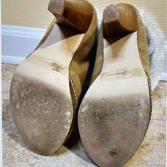 Colin Stuart Tan Faux Fur Trimmed Suede Boots - Picture 6 of 7